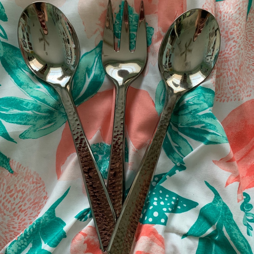 Plastic serving utensils
